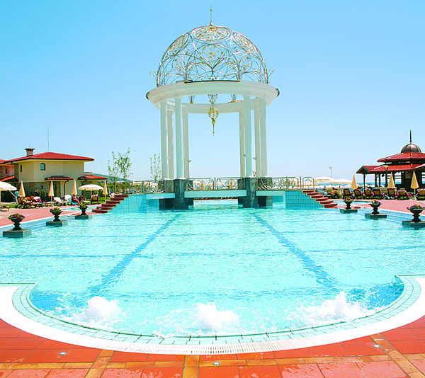 /Royal Palace Helena sands